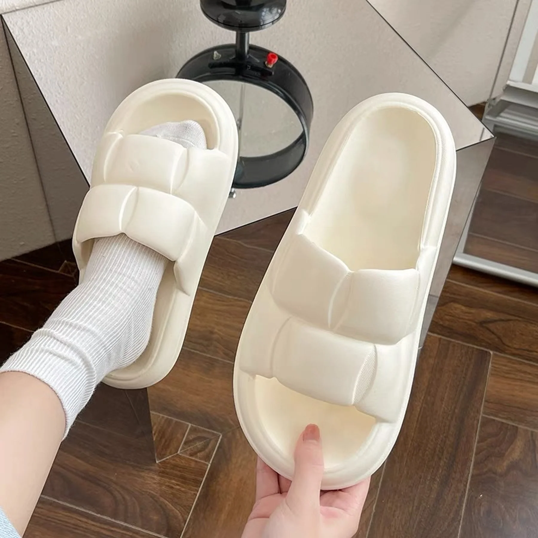 Fashion Non-Slip Soft Sole Bathroom Slippers
