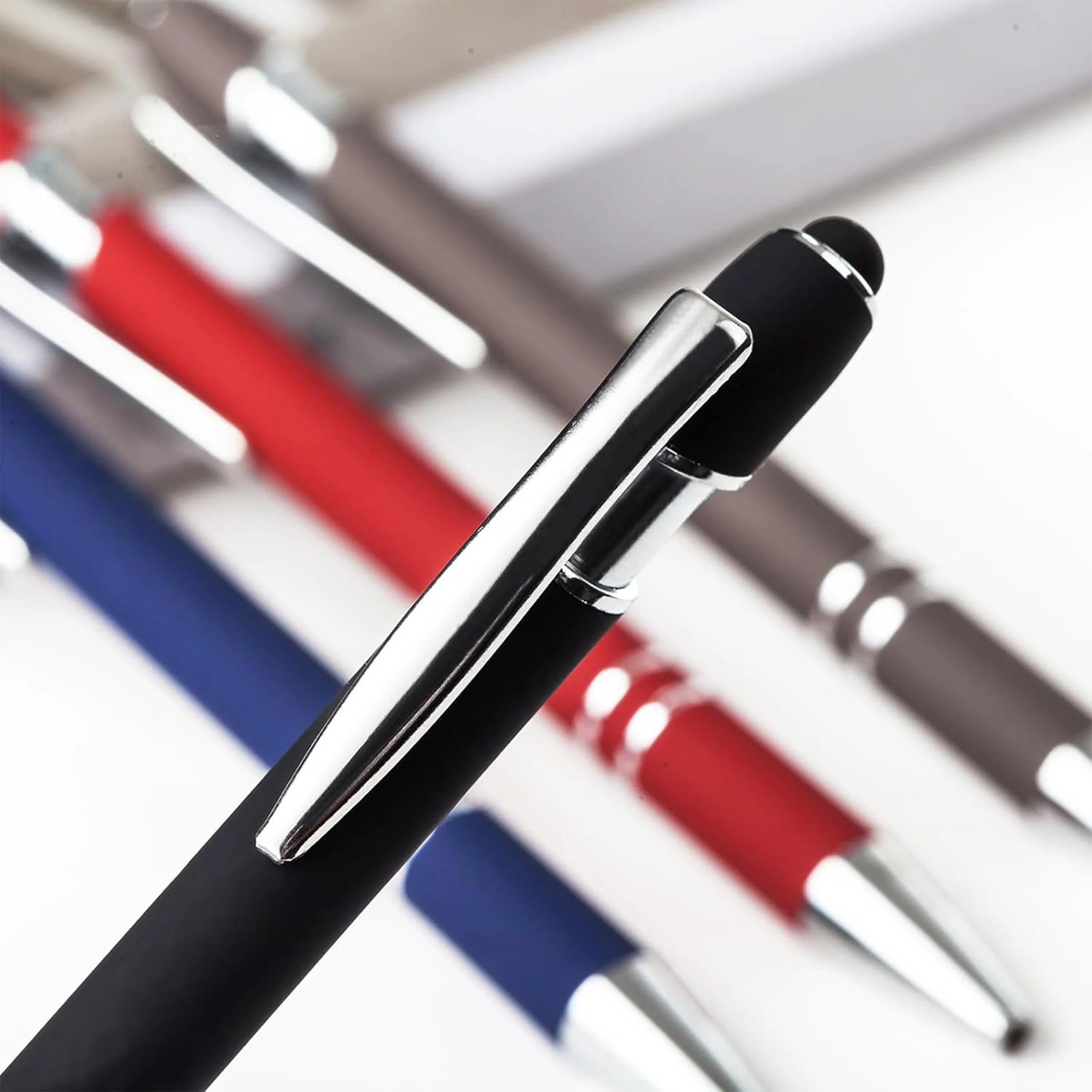 2-in-1 Stylus and Retractable Ballpoint Pen